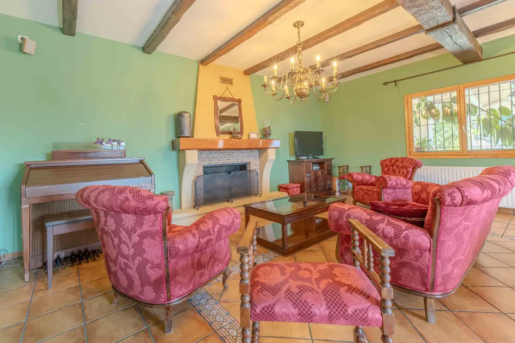 Habitación amplia con cama doble en La Cova House