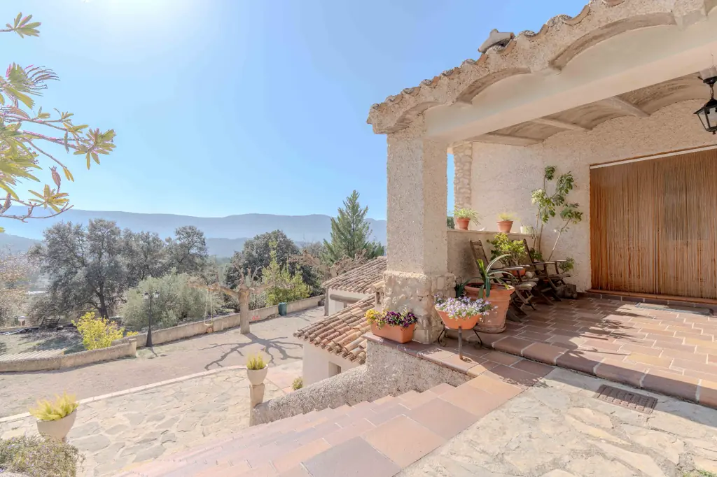 Habitación amplia con cama doble en La Cova House