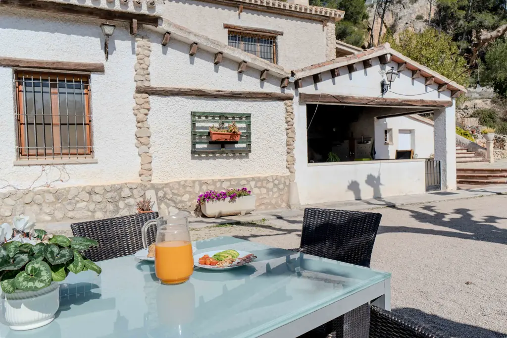 Habitación amplia con cama doble en La Cova House