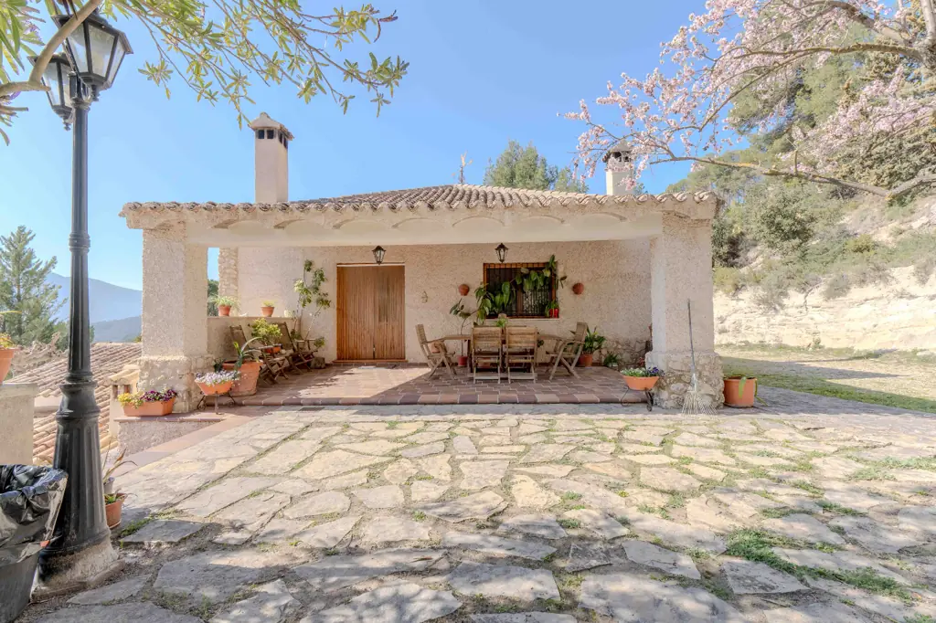 Habitación amplia con cama doble en La Cova House